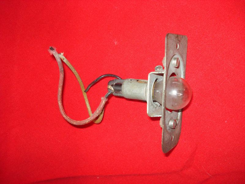 Mg  tail lamp socket