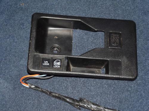 84 85 86 87 88 pontiac fiero passenger door power door lock switch & trim