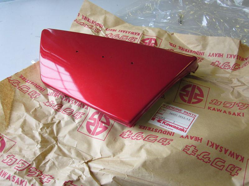 Kawasaki  kz250a z 250 a red right side cover rh 36001-1033-a5 nos