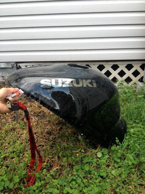 Suzuki hayabusa gas tank