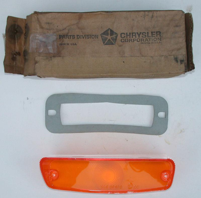 Mopar nos 1968 dodge c body amber left parking light lens 3004141