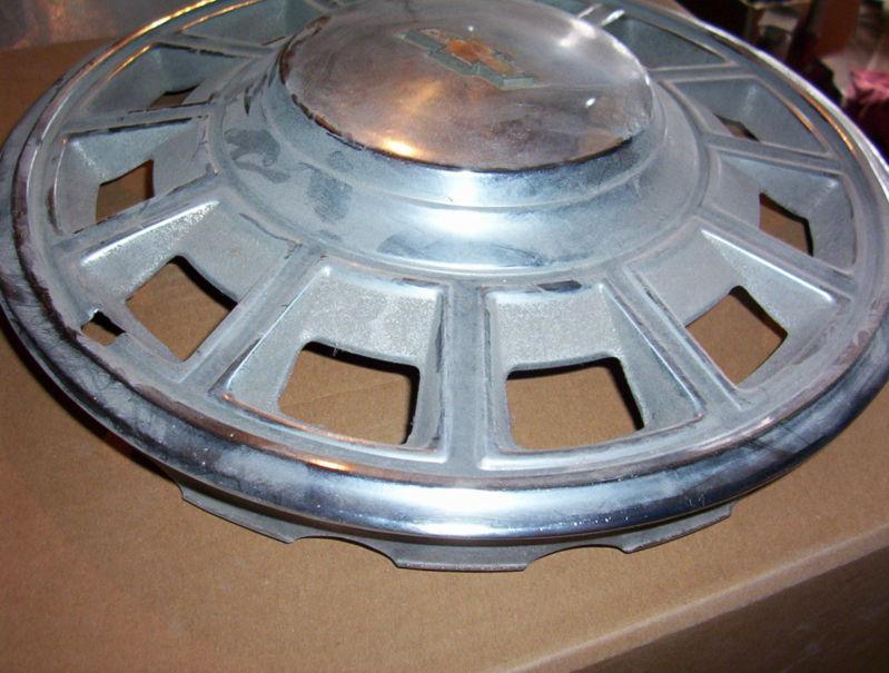 Nice used 13 inch chevrolet wheel cover