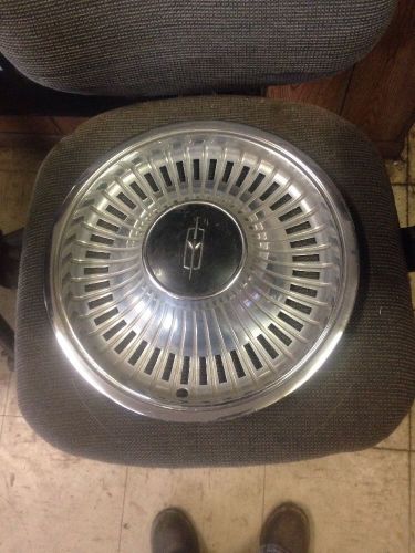 1970&#039;s oldsmobile 14 inch hub cap