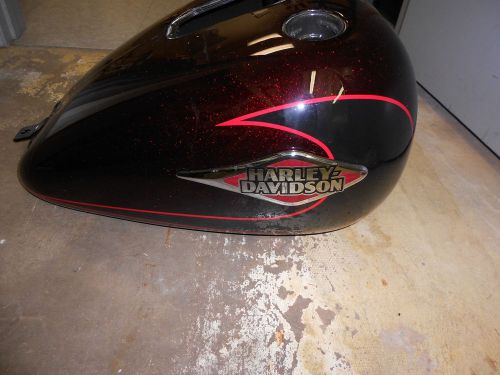 Harley-davidson merlot &amp; black flstc fuel tank with small chip