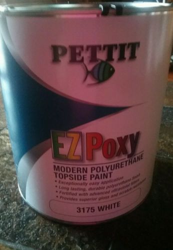 Modern polyurethane topside paint white