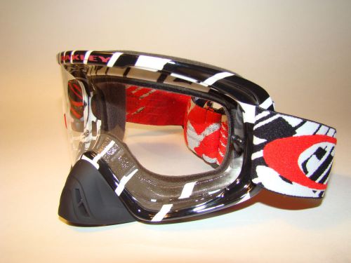 New in box oakley o2® mx goggle 7068-11. skull rushmore red. clear lens.