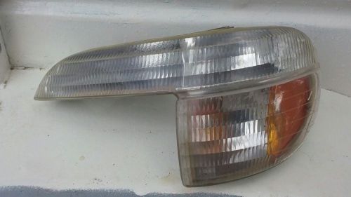 95 96 97 98 99 00 01 ford explorer left driver park light turn signal marker oem