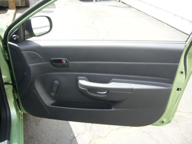 2007-2011 hyundai accent right front door trim panel 2008 2009 2010 07 08 09 10 