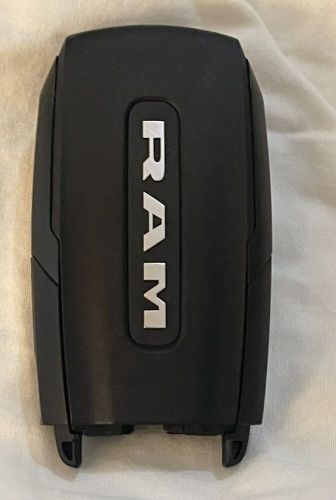 Oem brand new proximity key fob remote for ram 2500 3500 ucc: gq4-76t tailgate