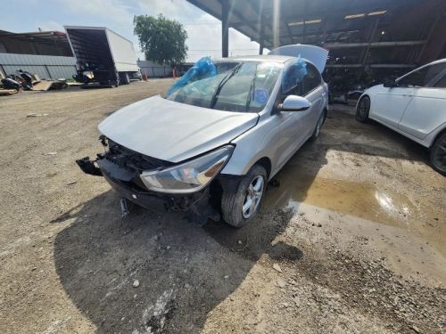 (local pickup only) driver left front door glass with solar fits 18-20 rio 34687