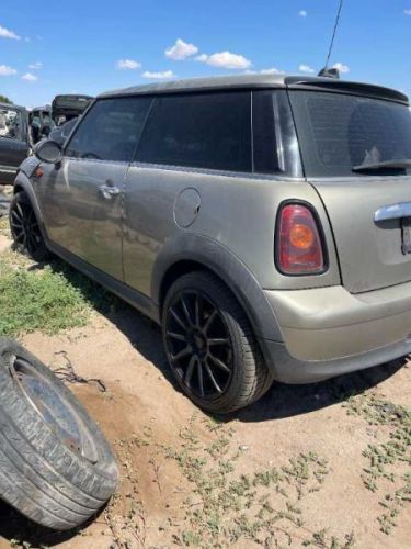 Tail light driver side fits 2007-2010 mini cooper 406904