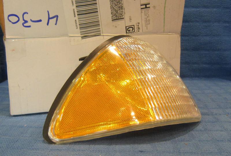 Tyc 18-1879-01 passenger side marker light new for 87 - 93 ford mustang