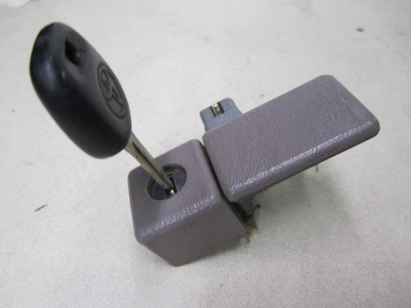 Toyota avalon 95 96 97 98 99 1995-99 glovebox latch & lock w/ key, mauve