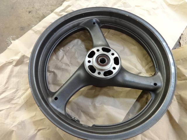 Suzuki gsxr1100 front wheel  1989-1992