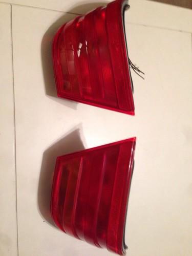 96 97 98 99 mb mercedes e e320 e420 class tail light taillight genuine l & r