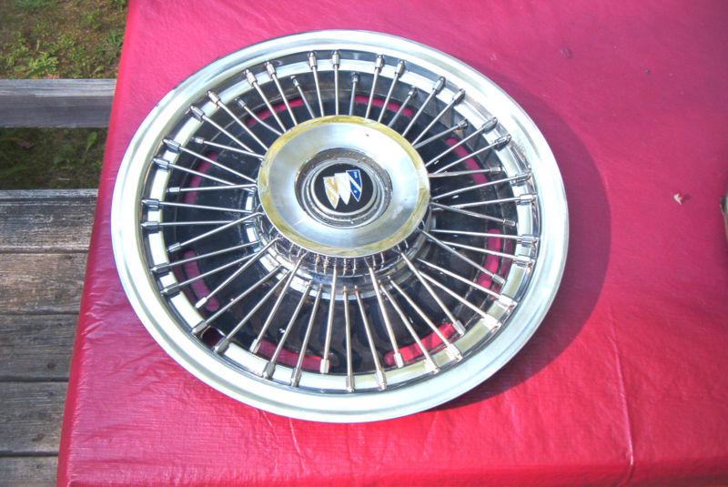 Oe 15 inch wire wheelcover, 1969-70 buick lesabre,electra # 1026, good f/driver