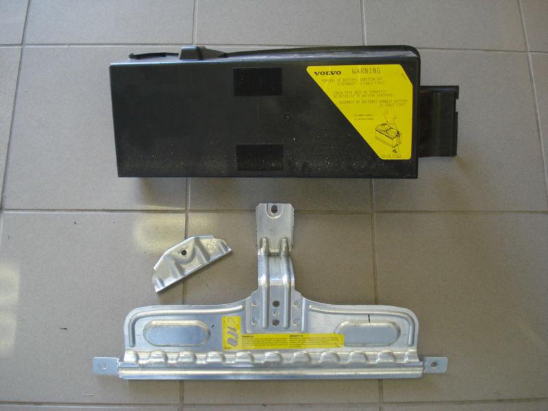 Volvo oem battery mounting brackets xc90