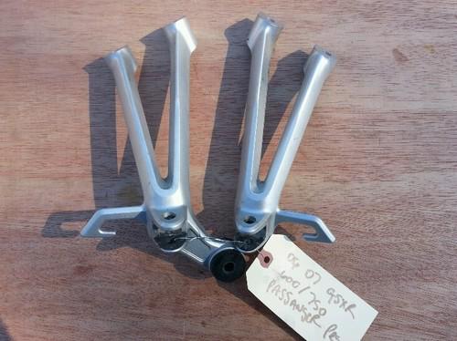 06 07 gsxr 600 750 rear passenger pegs