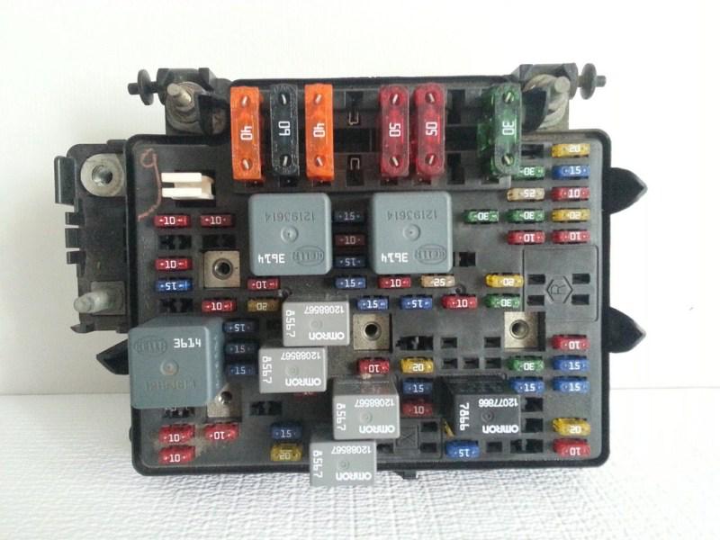 99-02 chevy silverado engine bay fuse box & fuses complete 15328806b