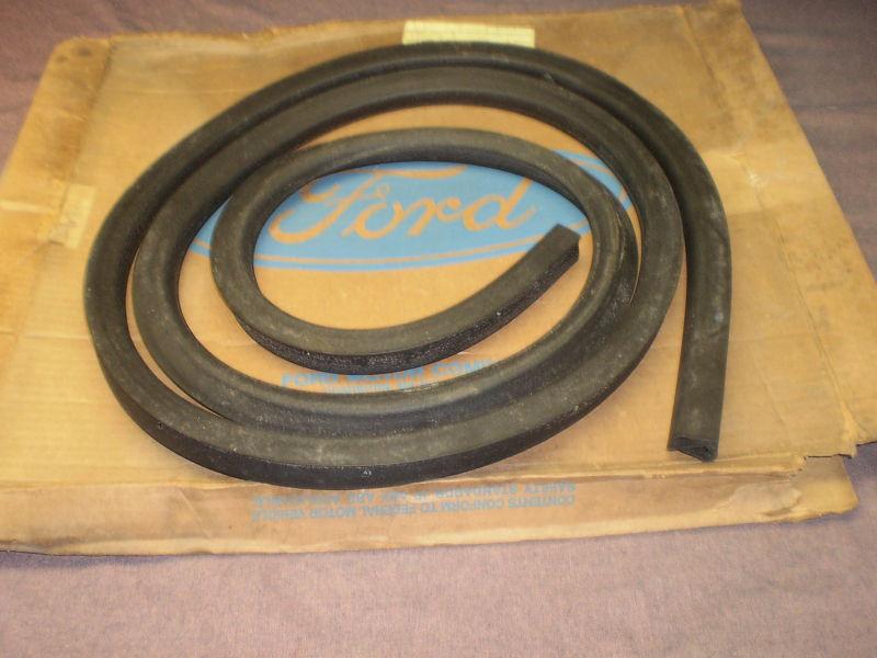 Ford 75,91 econoline front side cargo door weatherstip orig. ford nos