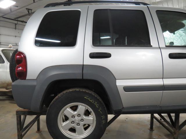 2005 jeep liberty 95049 miles rear or back door right 2528942