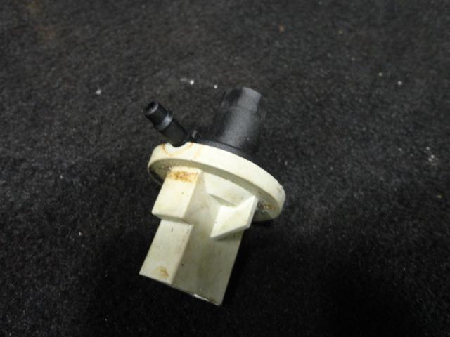 Vacuum switch #586034 johnson/evinrude 1995-2001 125-300hp outboard boat  (622)