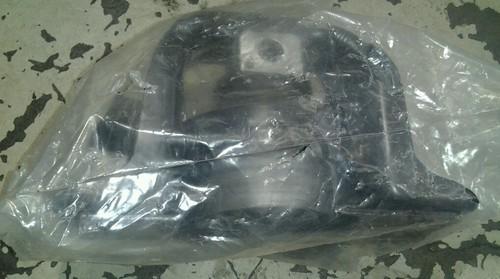 Nissan 1.8l right engine mount