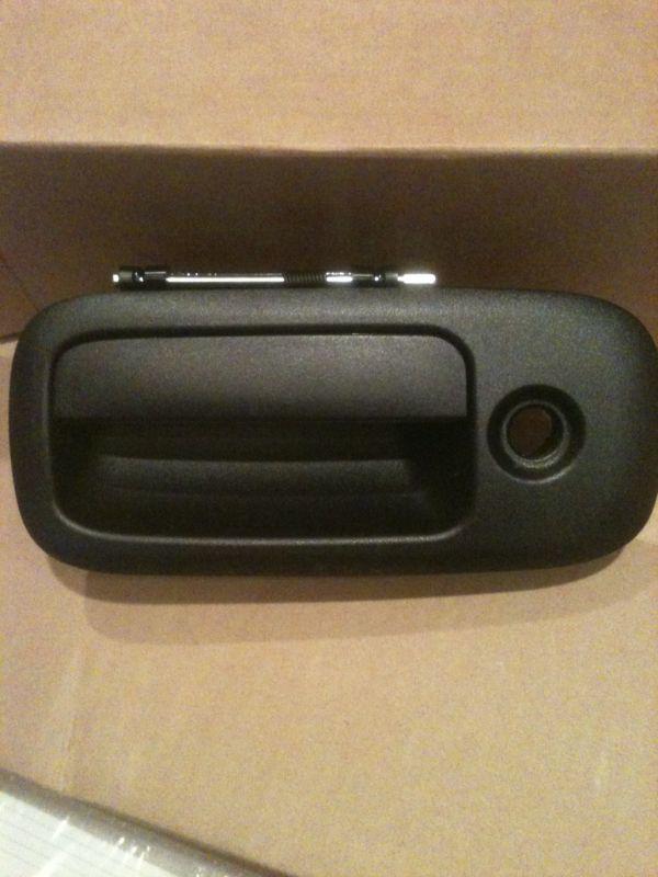 New gmc chevrolet vans left front outside door handle 25989398