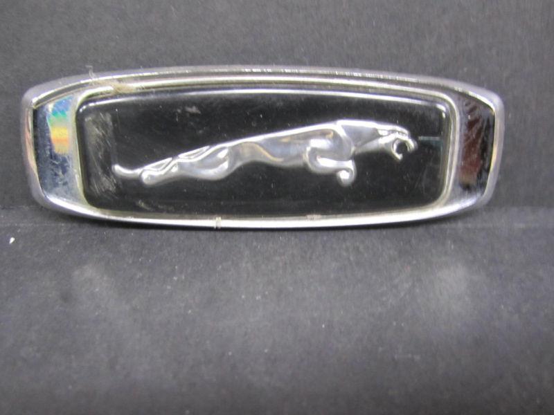 Jaguar fender emblem ornament oe  cat faces right