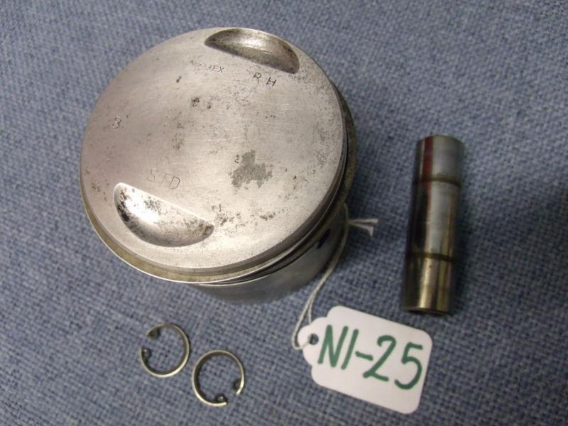 Norton 750 commando piston - rh -used. std