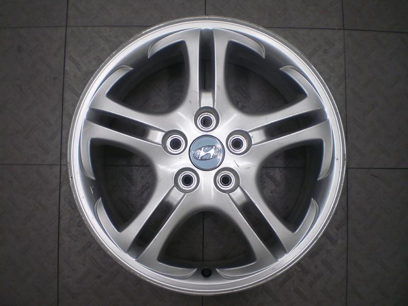 70701 hyundai tiburon 17" factory oem wheel rim a