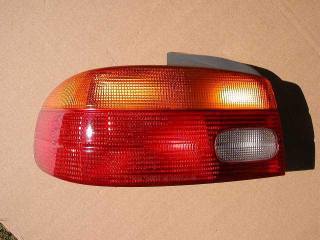 1998-99-2000-01-02 chevrolet/geo prizm - oem outer left tail light