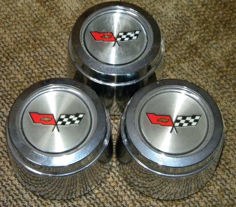 1976-1979 76 77 78 79 corvette center cap set of 3 gm # 371680 