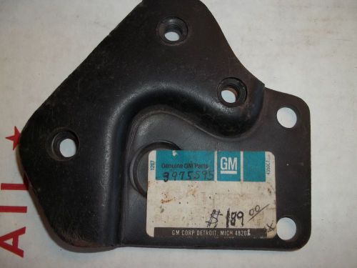 3975595 nos gm 70-75 camaro 3&amp;4 speed shifter mounting bracket