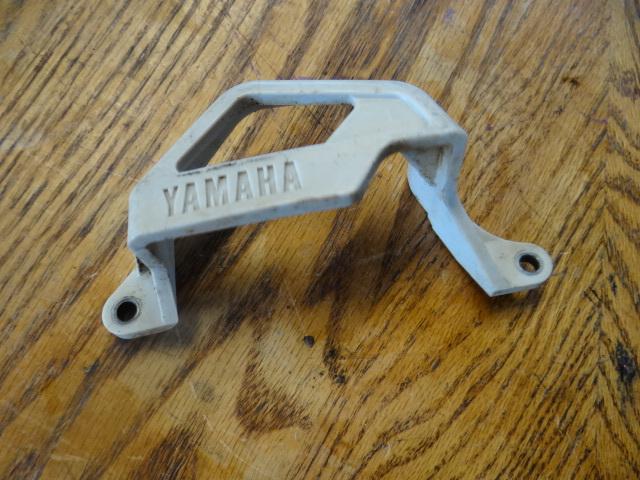 00 yamaha yz426f_yz426_f_yz400_98-99-01-02_rear brake caliper guard