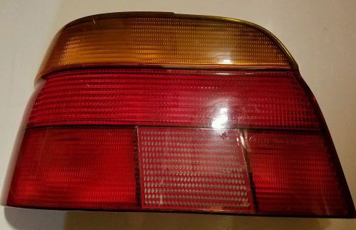 2006 bmw 325i driver side tail light assembly