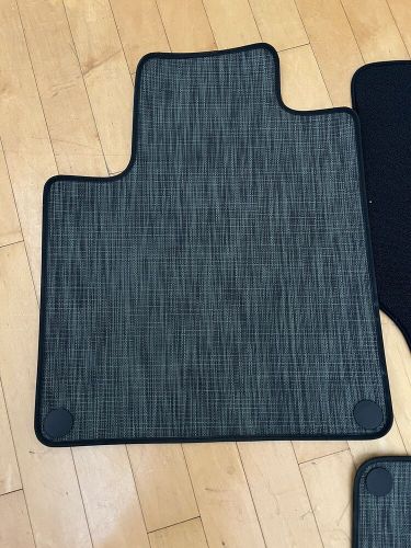 Rivian r1s oem floor mats full set. brand new