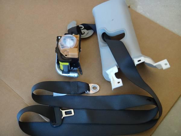 2010 tc passanger seat belt