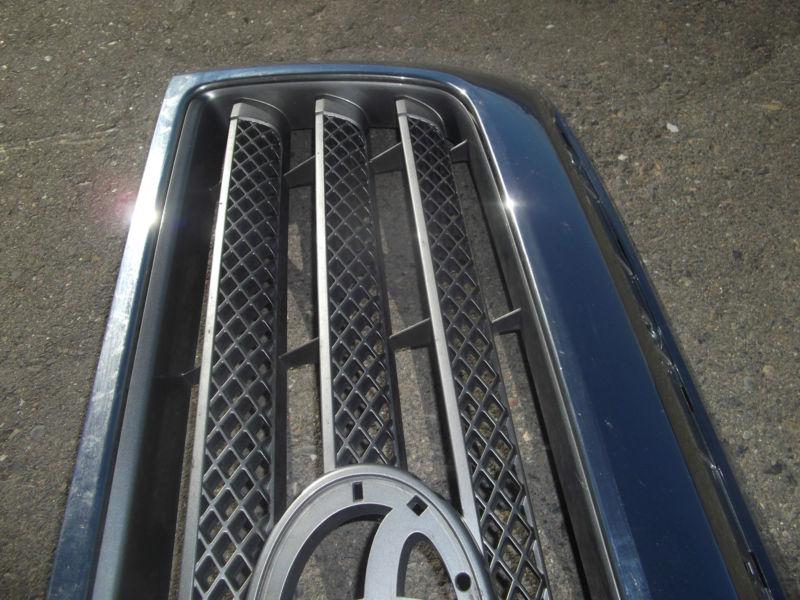 2007-2009 toyota tundra sr5 limited front center radiator chrome grille