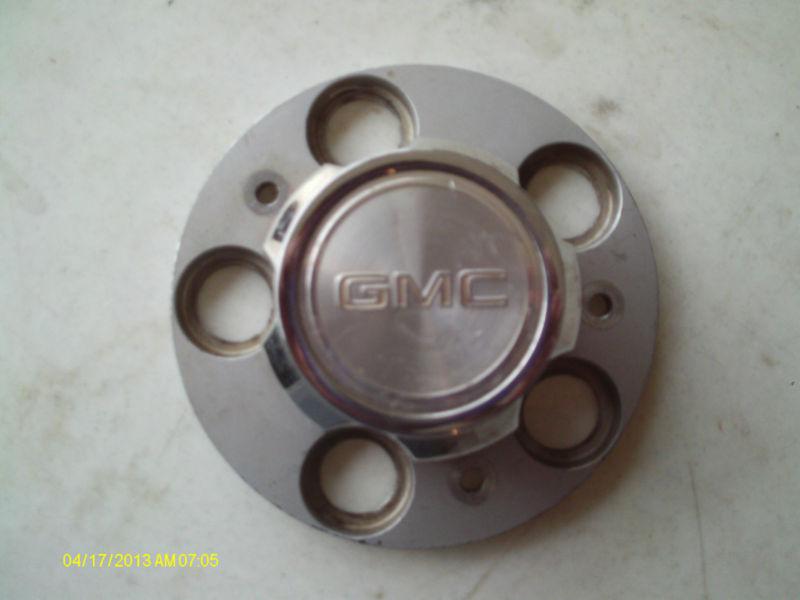 Gmc ralley wheel center cap