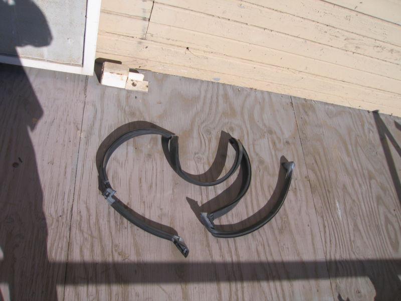 1982-1992 camero/firebird t-top weather strip.#10064450 gm.factory part in box