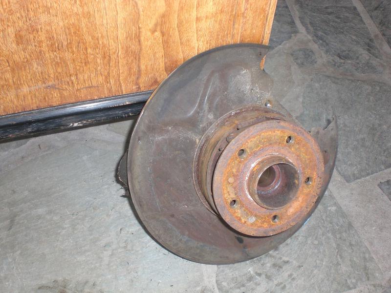 Mercede benz w123 240d 300d 300cd 300td rear bearing hub assembly spindle