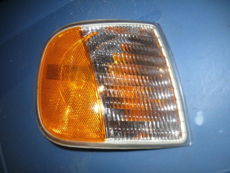 Ford expedition passenger right corner light replacement original 97-02