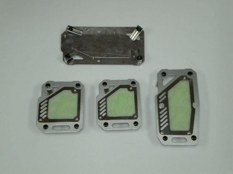 Silver pedals for manual cars ( 3 pieces / set )