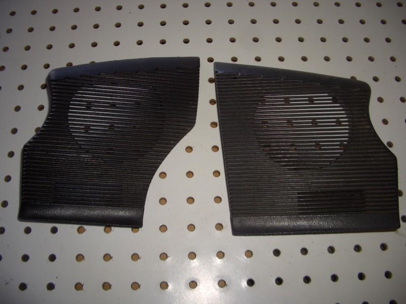 1987 - 1993 mustang dash speaker covers front