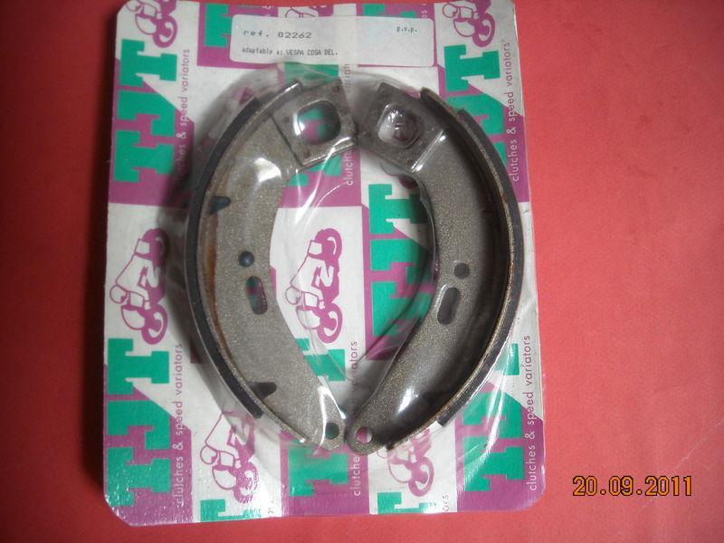 Tjt  set of the front brake shoes of vespa  cosa, part-number tjt02262, nos