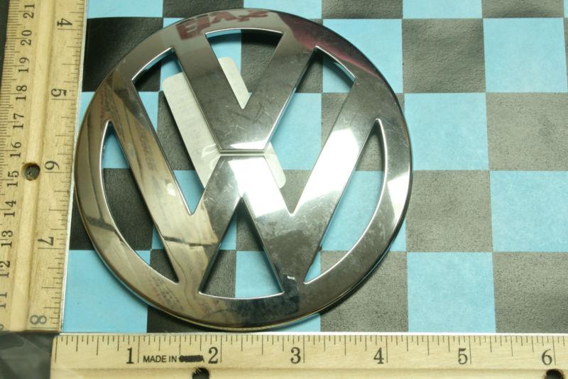 Volkswagen oem emblem with prongs 1k0853630 item # 51963684