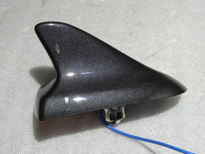 Gm factory shark fin antenna assembly oem (cyber gray metallic) 
