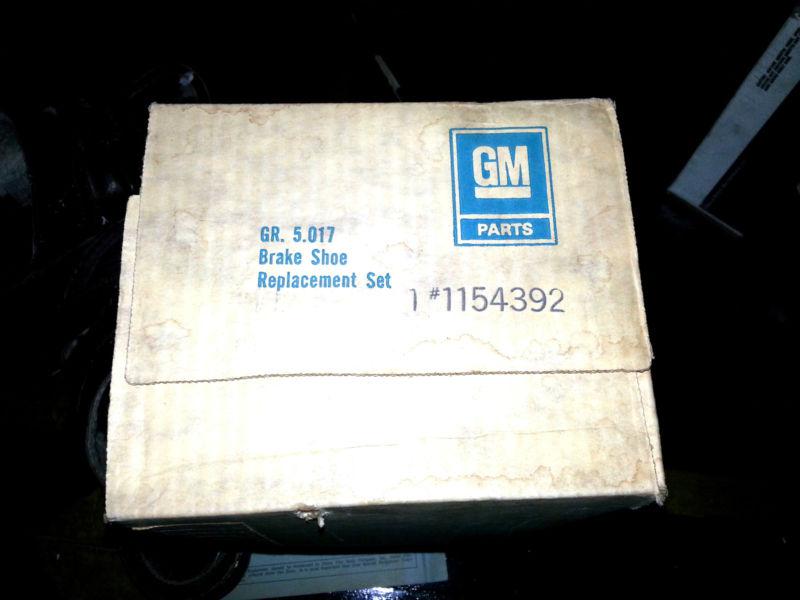 Rare new oem chevrolet buick pontiac olds  brake shoe set gm # 1154392 18001215