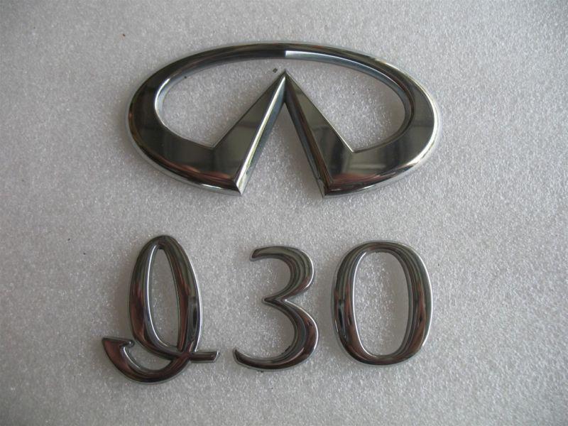 99 infiniti i30 rear trunk chrome emblem decal logo oem 1999